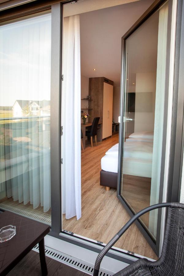 Haus Hubertus Hotel Winterspelt Exterior foto