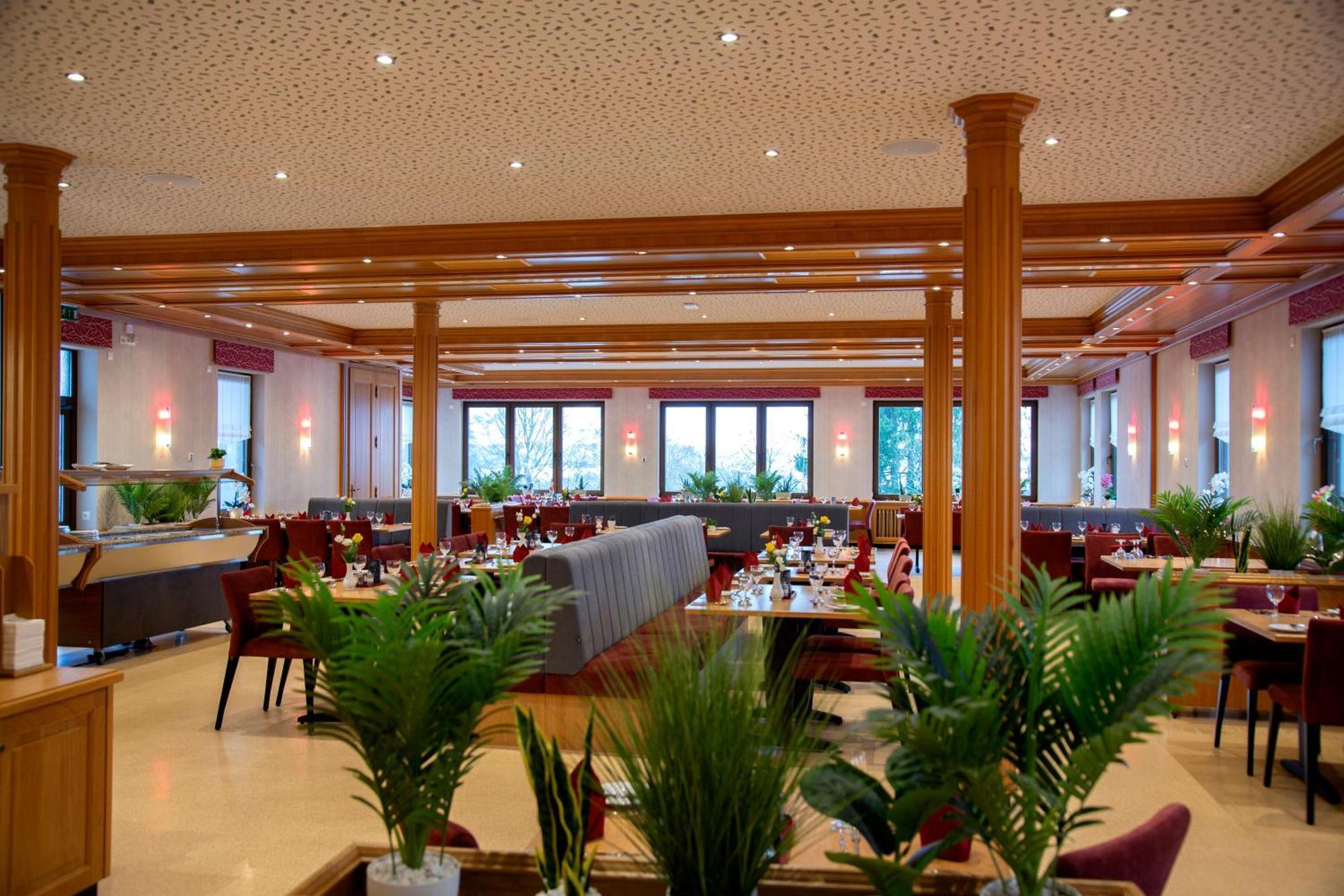 Haus Hubertus Hotel Winterspelt Exterior foto